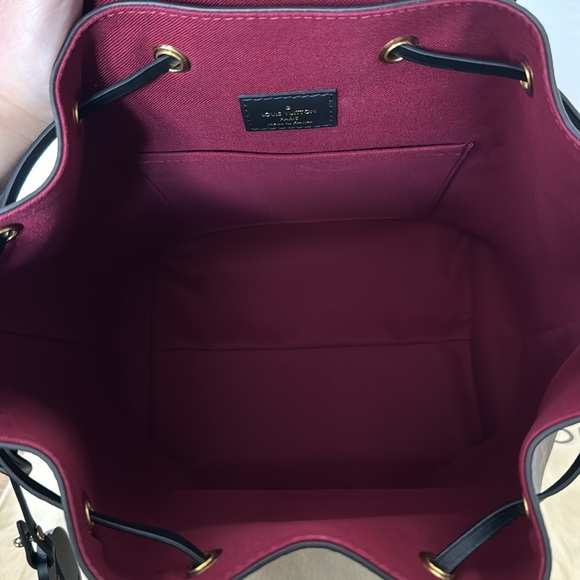 Authentic Louis Vuitton Montsouris PM (newer version) - Picture 7 of 9